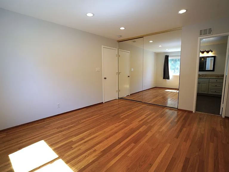 1185 Countess Ct — Photo 23