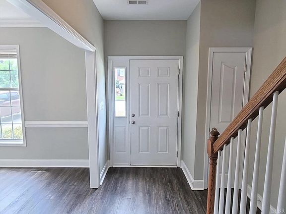 4th image of 3008 Hill St Unit 207