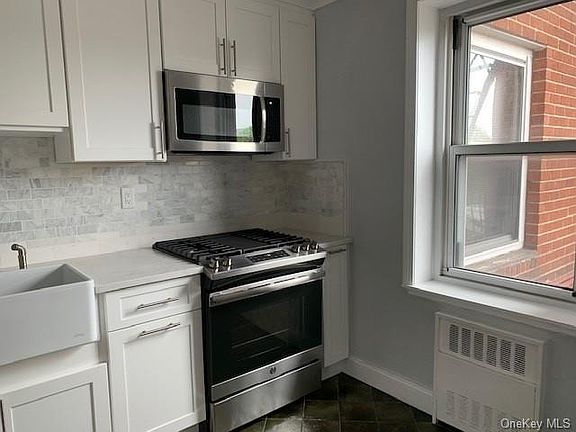 3rd image of 370 Westchester Ave APT 5J