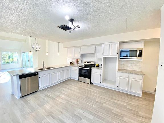 4th image of 2714 Ashford Trail Dr