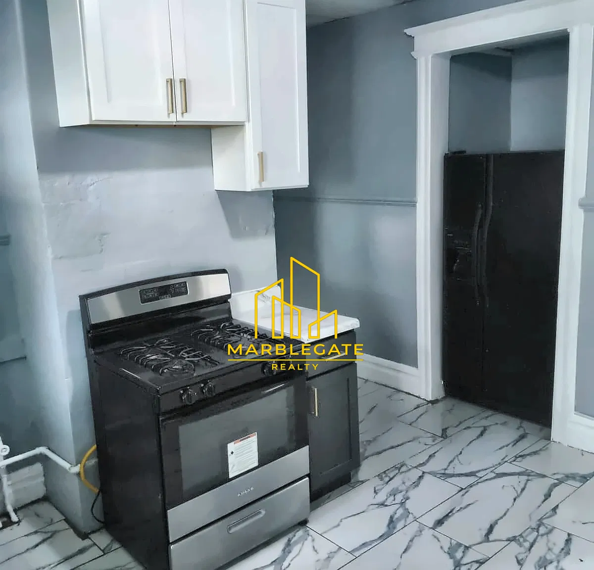 4 bed, 1.5 bath, $2,300 — Photo 2
