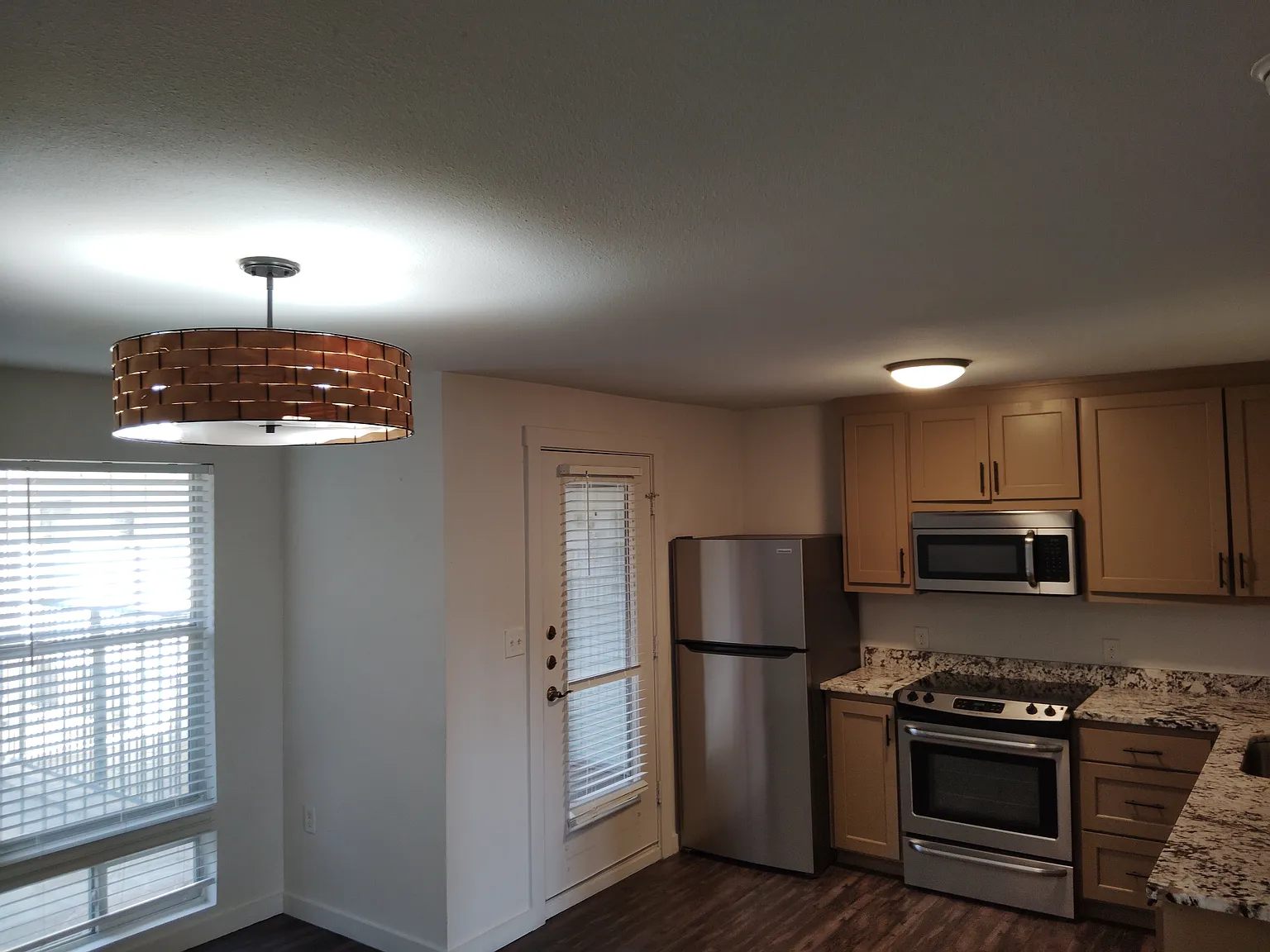1 bed, 514 sqft, $1,305 — Photo 3