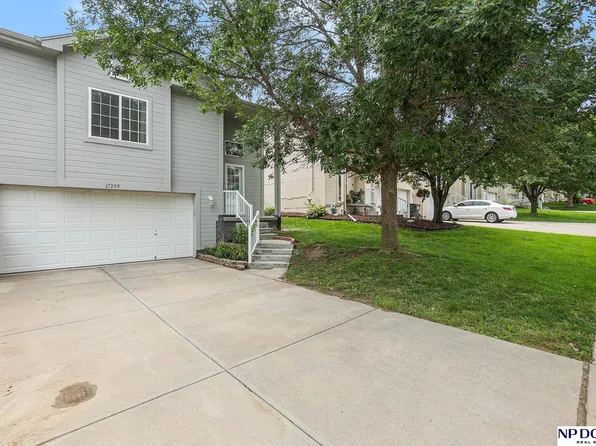 17209 Manderson St, Omaha, NE 68116