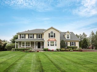 1 Victoria Ln, Mahwah, NJ 07430