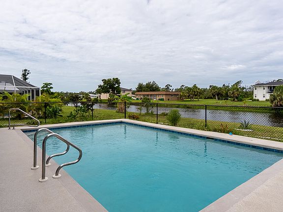 2nd image of 143 Rotonda Cir