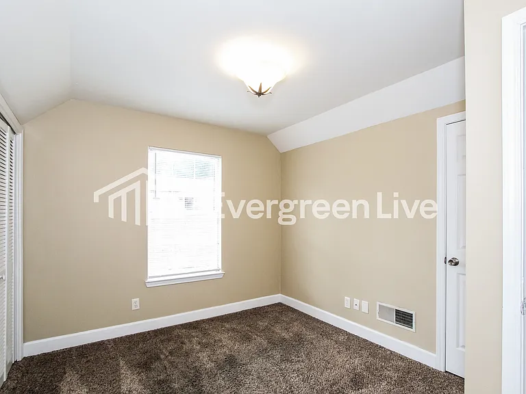 200 Lamplighter Ln — Photo 10