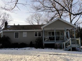 44 Sams Point Rd, Pine Bush, NY 12566