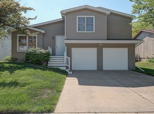 14 Starlight Ct, Bloomington, IL 61704