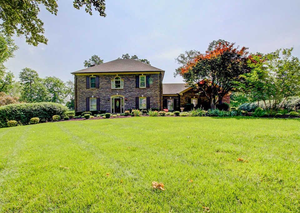 1st image of 815 Weatherby Dr