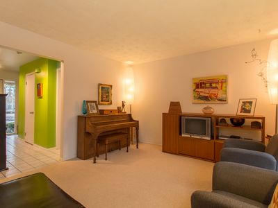 1560 Charter Oak Dr APT 1, Rochester Hills, MI, 48309