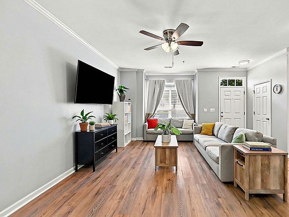 5th image of 2225 Raven Rd Unit 104