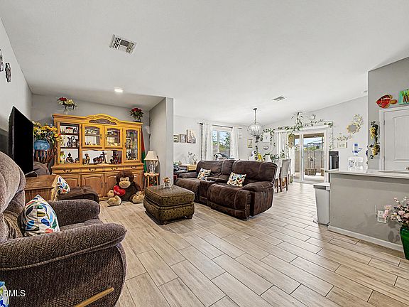 4th image of 1939 E ENCINAS Lane
