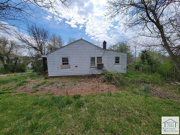 3rd image of 502 College St