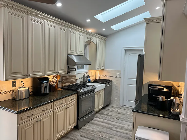 1 Sands Ln — Photo 5