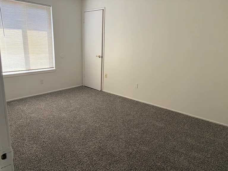 511 Whyte Ave #513 — Photo 6