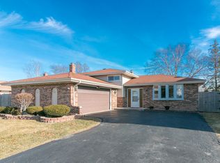 531 N Kenmore Ave, Addison, IL 60101