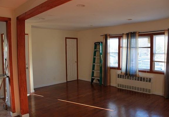 3rd image of 14311 Caney Ln