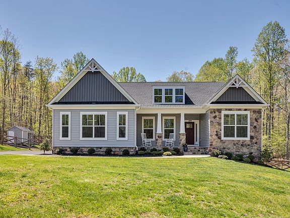 3rd image of 109 Richwood Cv