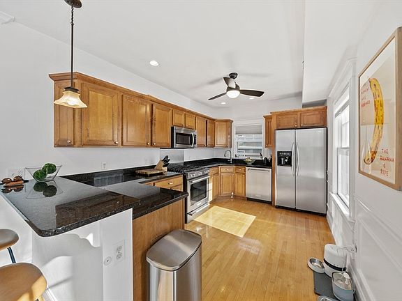 3rd image of 40 Pleasant St #2