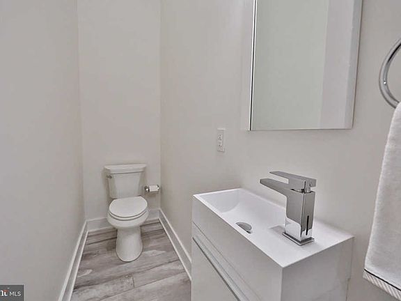 3rd image of 1202-04 N 24th St #6