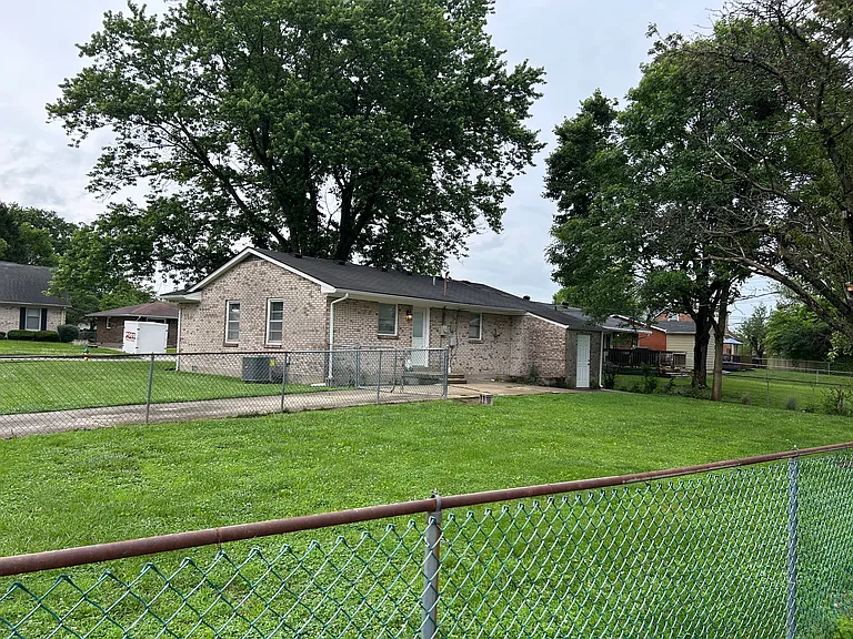 1024 Wedgewood Rd — Photo 3