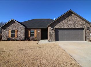 286 E Hayes St, Pea Ridge, AR 72751