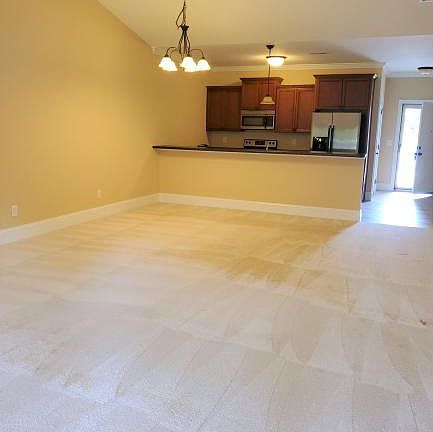 5th image of 3333 Ellsworth Dr