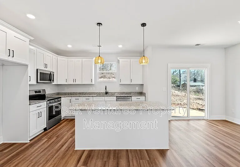 104 Norbert Ln — Photo 6