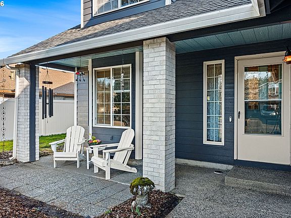 3rd image of 615 NE 157th Ave