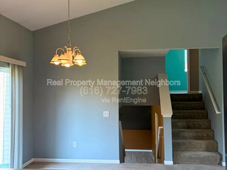 1636 Northbend Dr NE — Photo 11