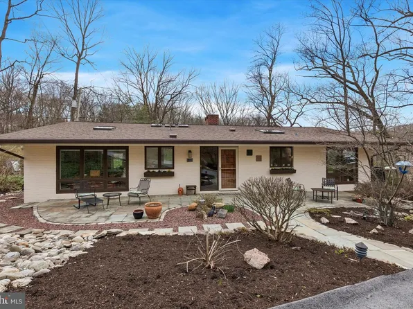 610 Arlyn Cir, Wayne, PA 19087