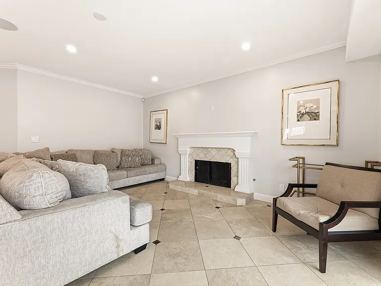 Gladiola Dr — Photo 14