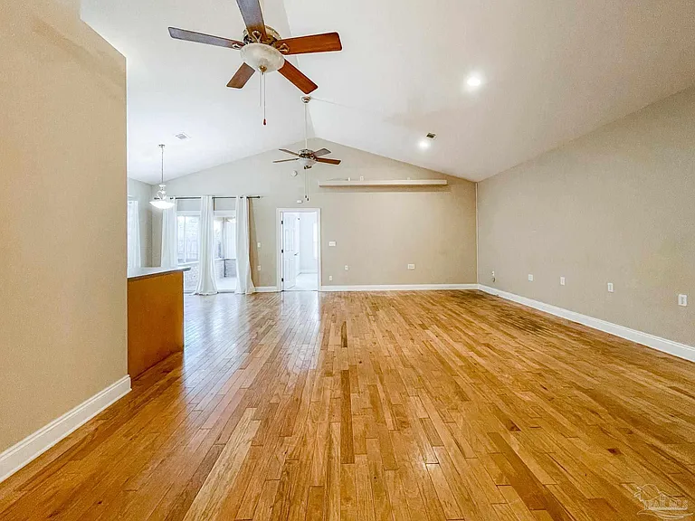 724 Ladner Dr — Photo 35
