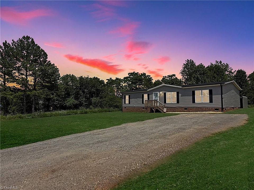 1st image of 206 Fairchase Cir