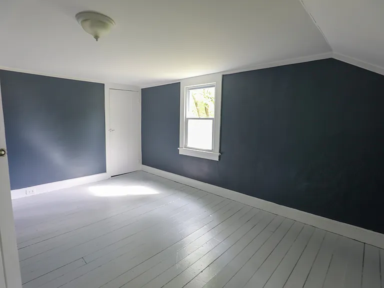7598 N Broadway — Photo 13