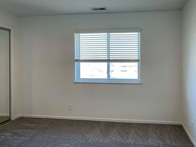 Northridge Heights Apartments — Photo 176