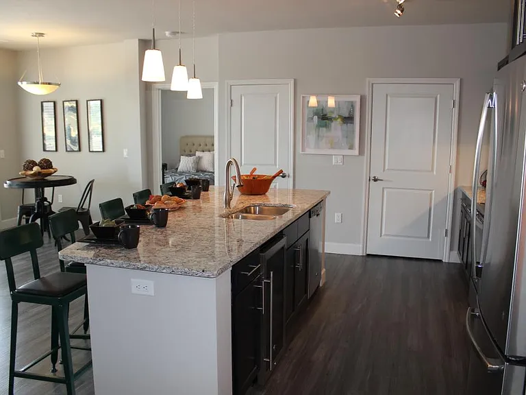 The Vue at Creve Coeur Apartments — Photo 113
