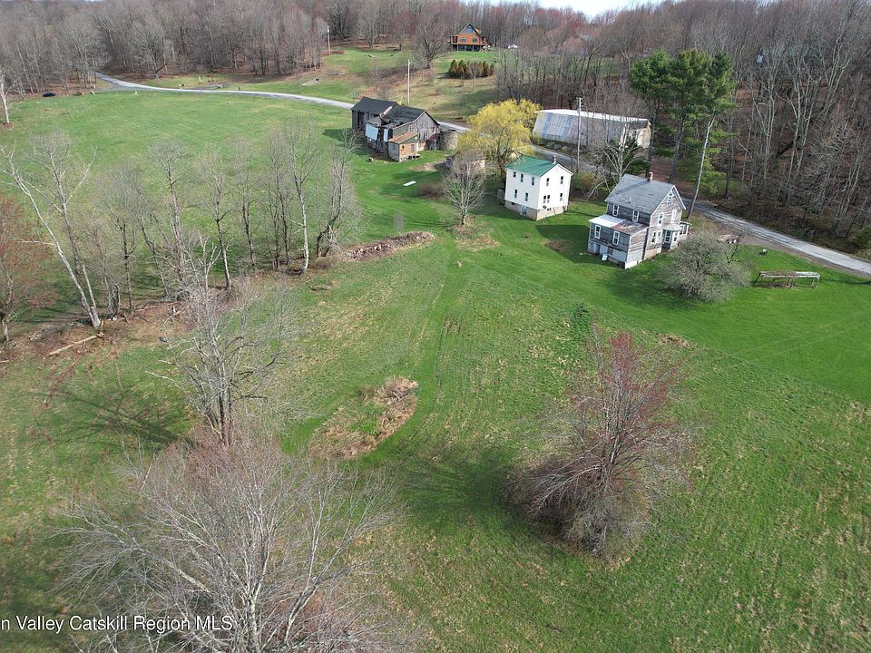 1st image of 301 Stump Pond Road