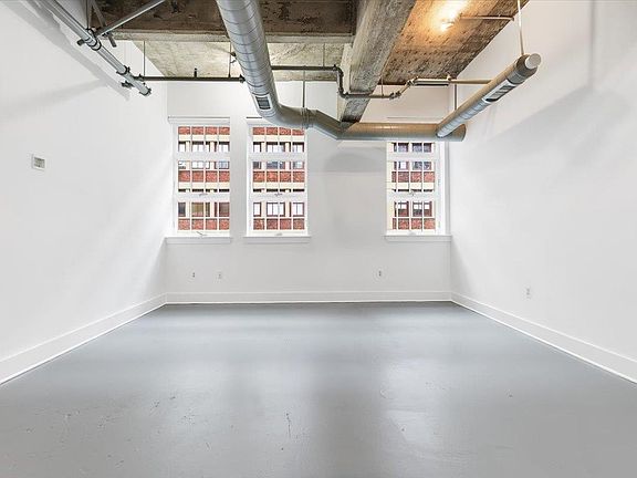 3rd image of 140 Bay St APT 6F
