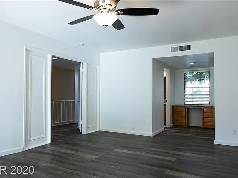 1125 Vegas Valley Dr — Photo 18