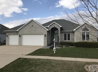 2329 Suncrest Dr, Ames, IA 50014