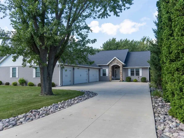 W6833 Rogersville Rd, Fond Du Lac, WI 54937