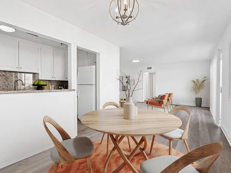 Rexford Drive Apartments — Photo 11