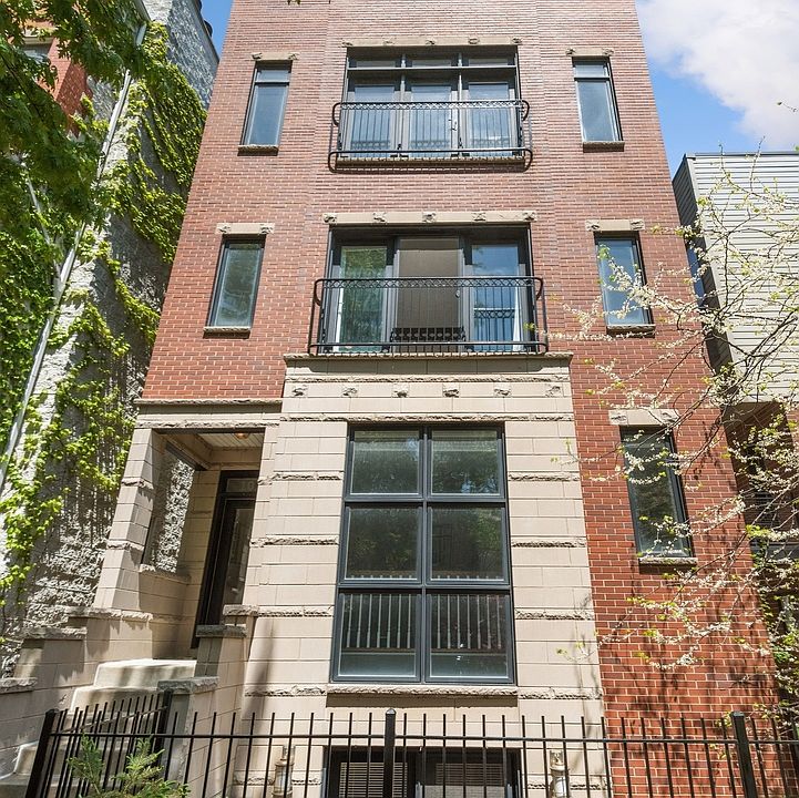 1st image of 1028 W Newport Ave #2