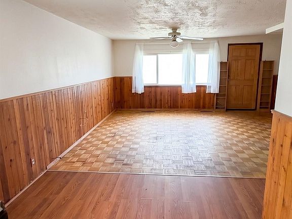 5th image of 655 James Pl