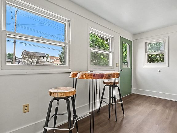 5th image of 919 E Market St