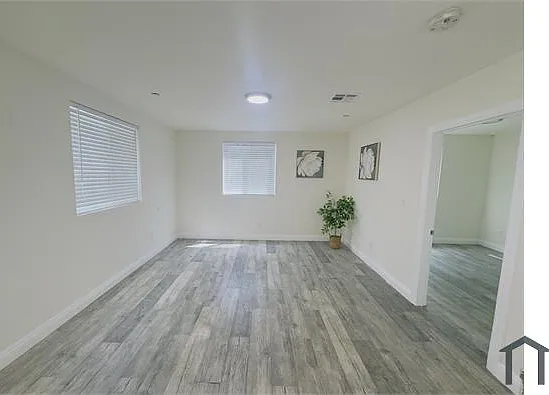 2434 E 115th Pl — Photo 2