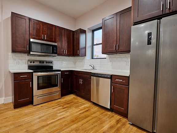 2nd image of 1428 Franklin Ave #2A