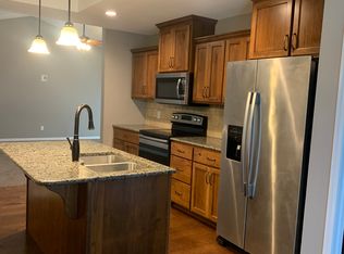 2107 Redhawk Ln, Salina, KS 67401