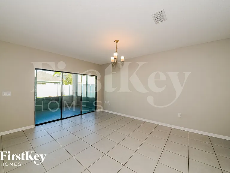 3911 Willow Walk Dr — Photo 2